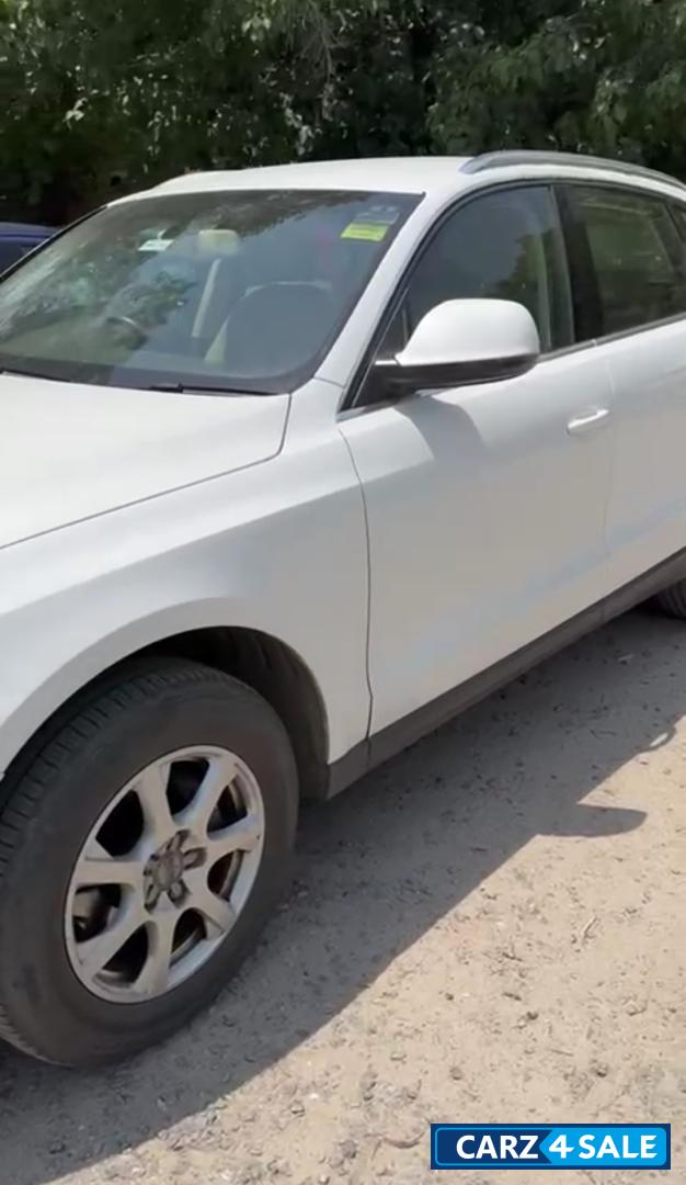 Audi Q5 2.0 TDI quattro Premium Audi Q5 2.0 TDI quattro Premium