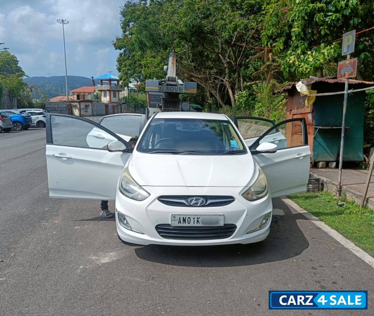 White Hyundai Verna Diesel