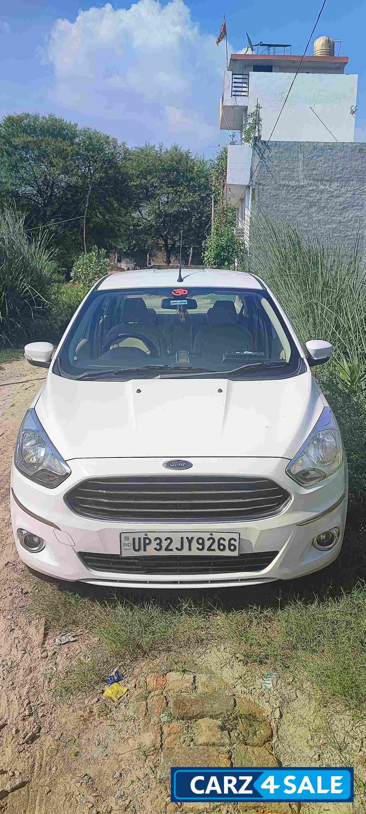 White Ford Aspire Titanium 1.2 Ti-VCT