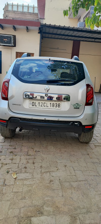 Silver Renault Duster 85 PS Diesel RxL Pack