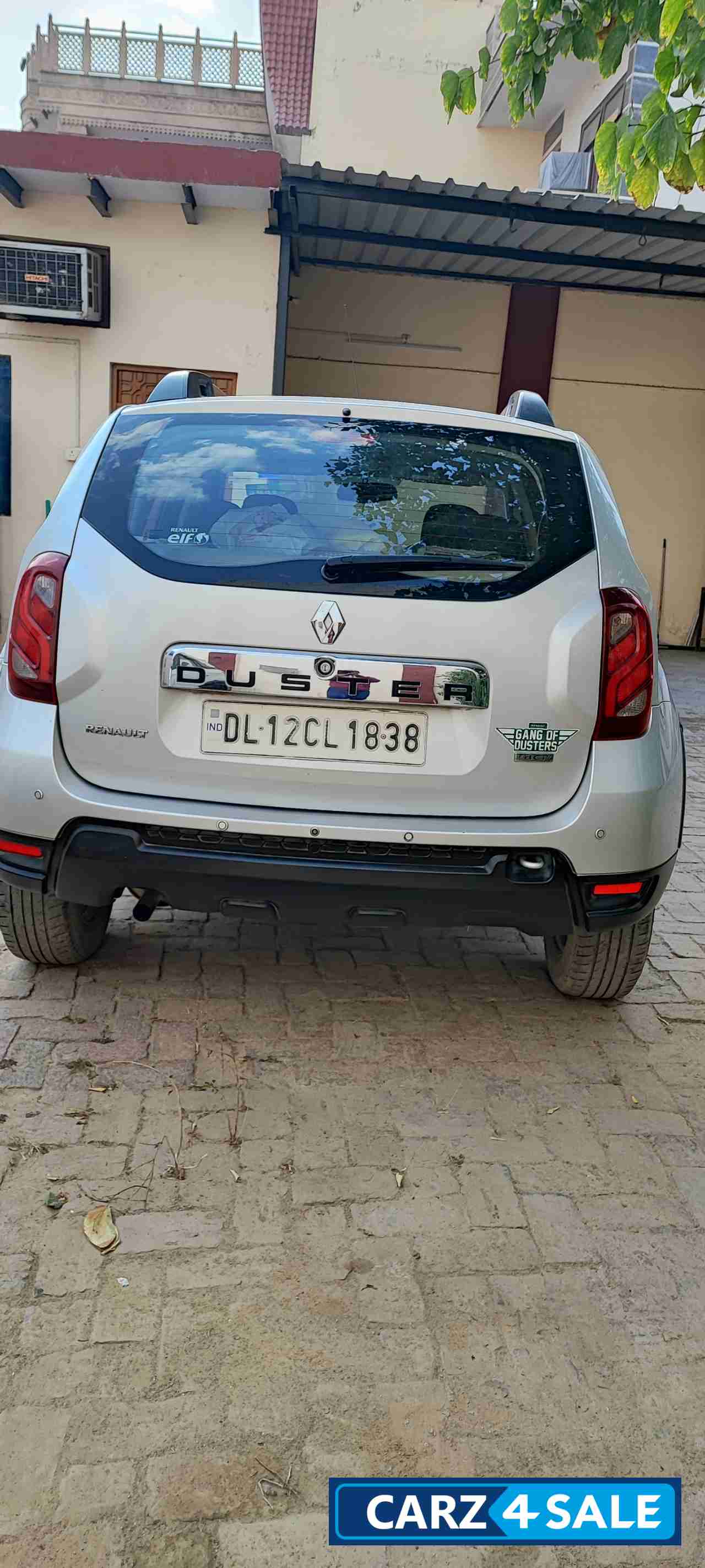 Silver Renault Duster 85 PS Diesel RxL Pack Silver Renault Duster 85 PS Diesel RxL Pack