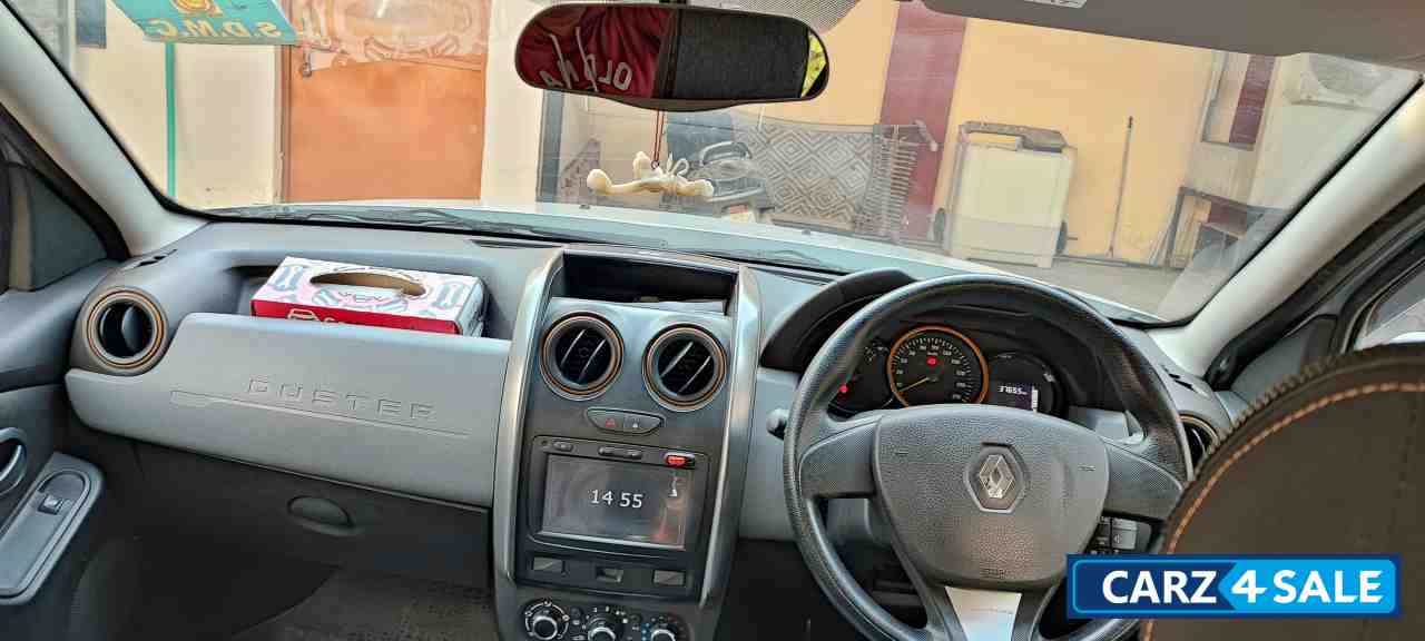 Silver Renault Duster 85 PS Diesel RxL Pack Silver Renault Duster 85 PS Diesel RxL Pack