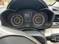 White Mahindra XUV300 Diesel W8