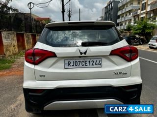 White Mahindra XUV300 Diesel W8