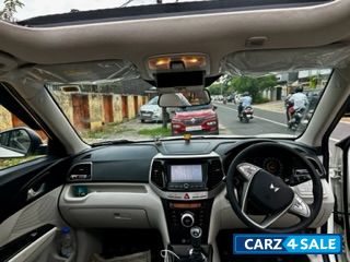 White Mahindra XUV300 Diesel W8