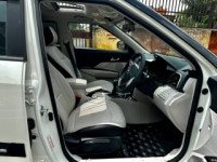 White Mahindra XUV300 Diesel W8