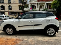 White Mahindra XUV300 Diesel W8