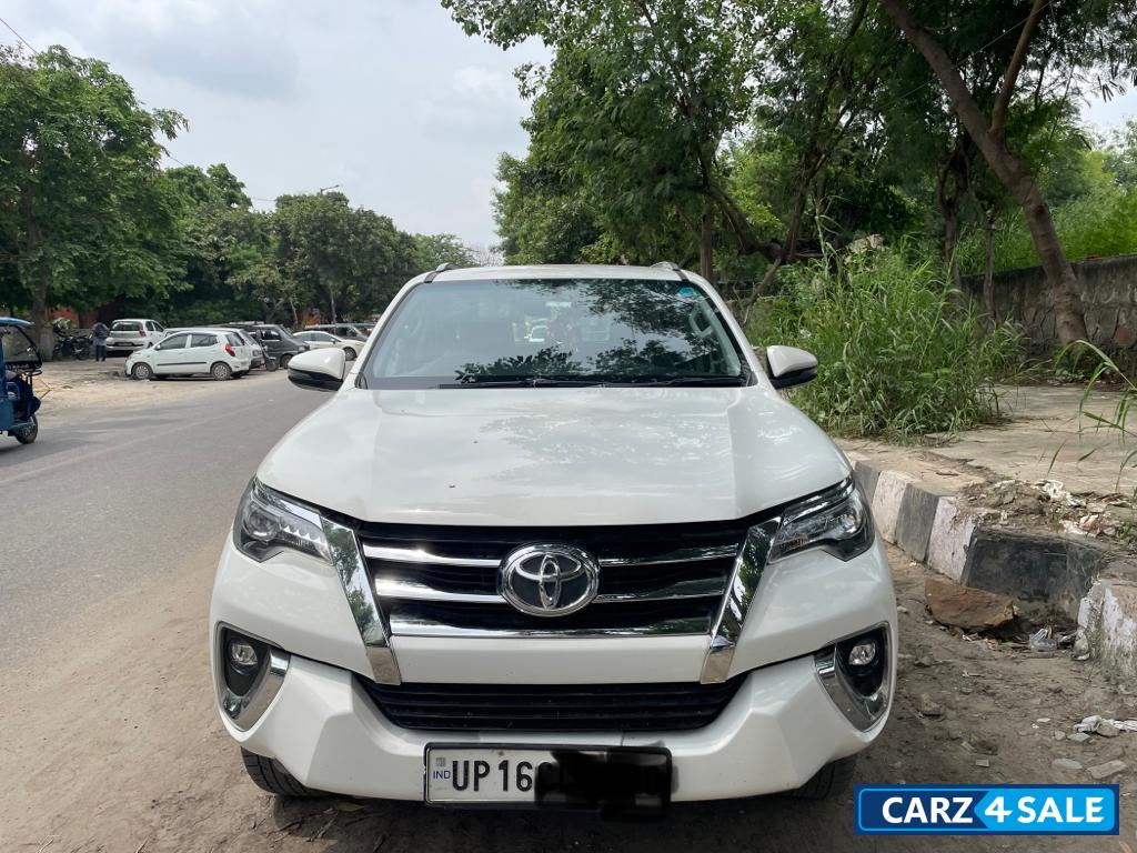 White Toyota Fortuner 2.8 4x4 Automatic sigma4