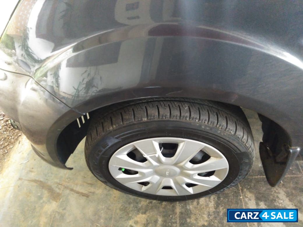 Sea Grey Ford Figo ZXI