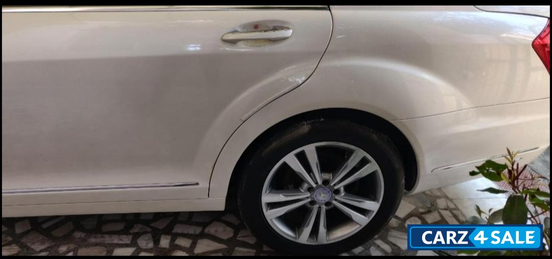 Pearl White Mercedes-Benz S-Class S350 L