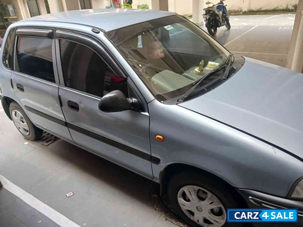 Pearl Silver Maruti Suzuki Zen LX E II
