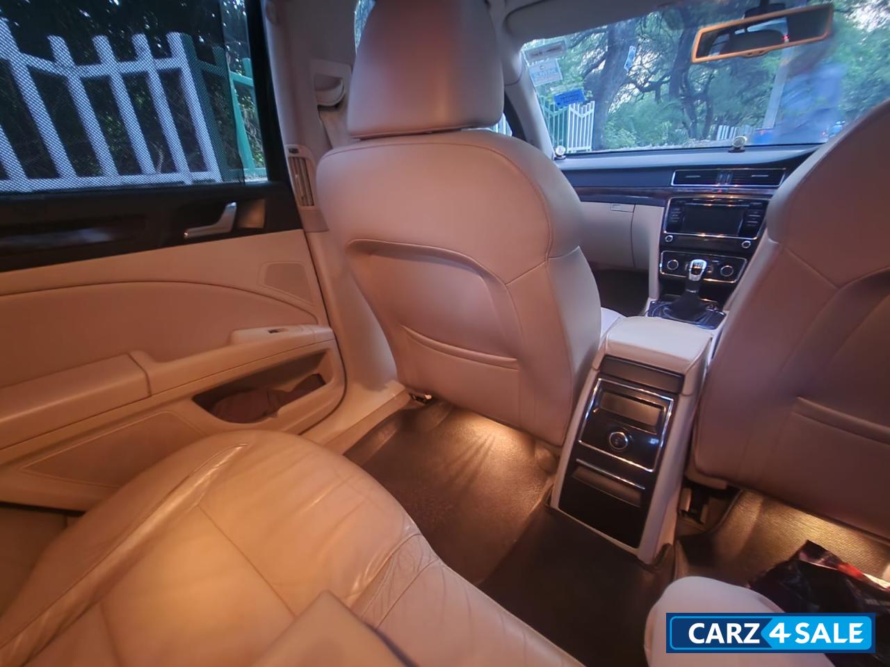 Skoda Superb Elegance 1.8 TSI MT