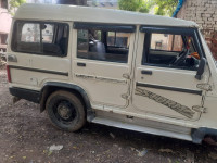 White Mahindra Bolero Plus AC (2523cc)