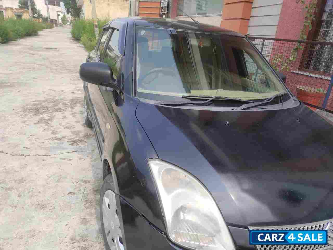Black Maruti Suzuki Swift Vxi
