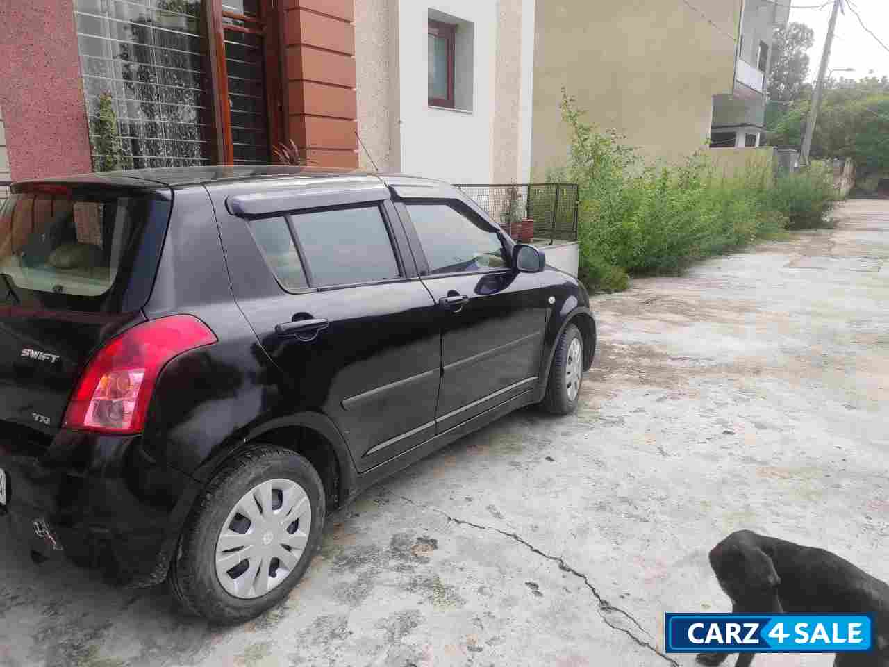 Black Maruti Suzuki Swift Vxi