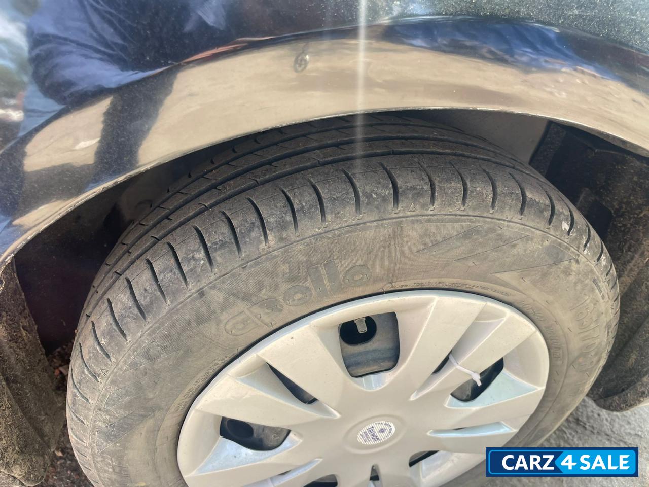 Black Maruti Suzuki Swift Vxi