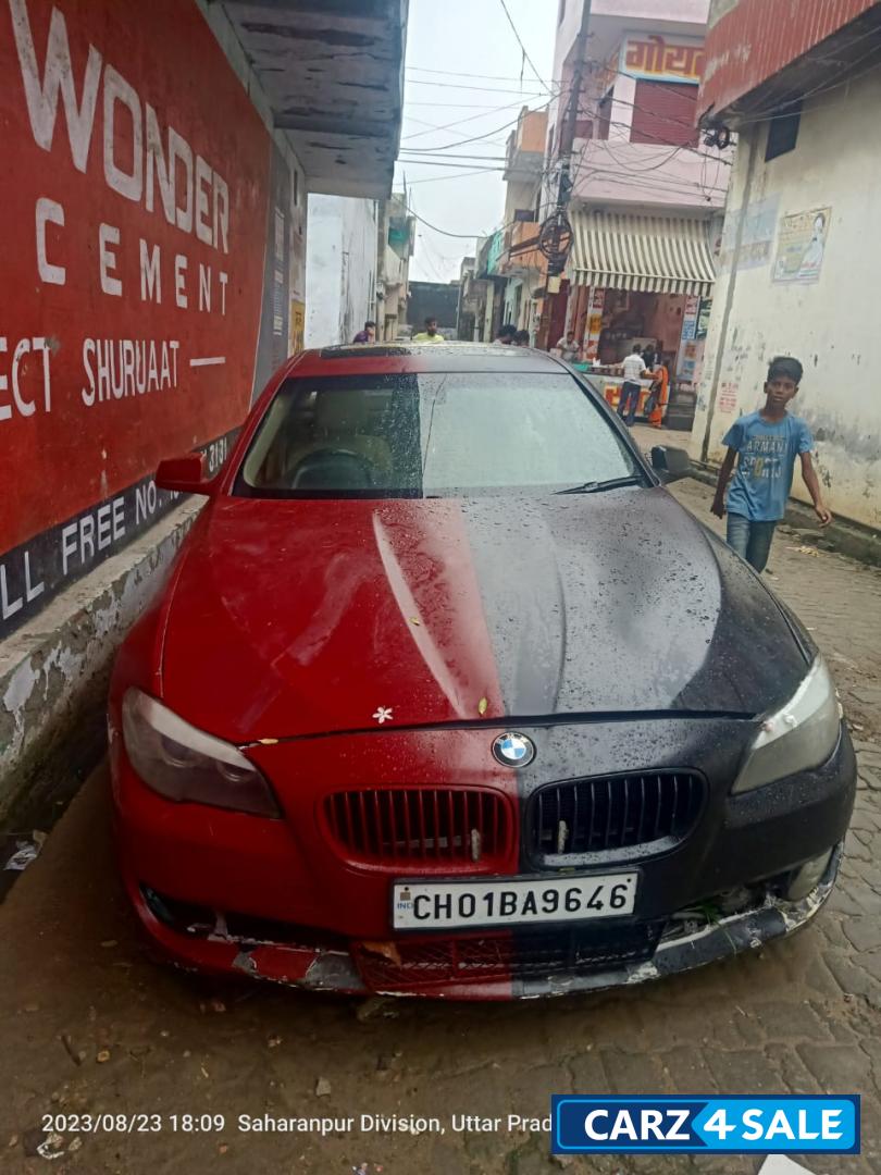 Black BMW 5-Series 530 D