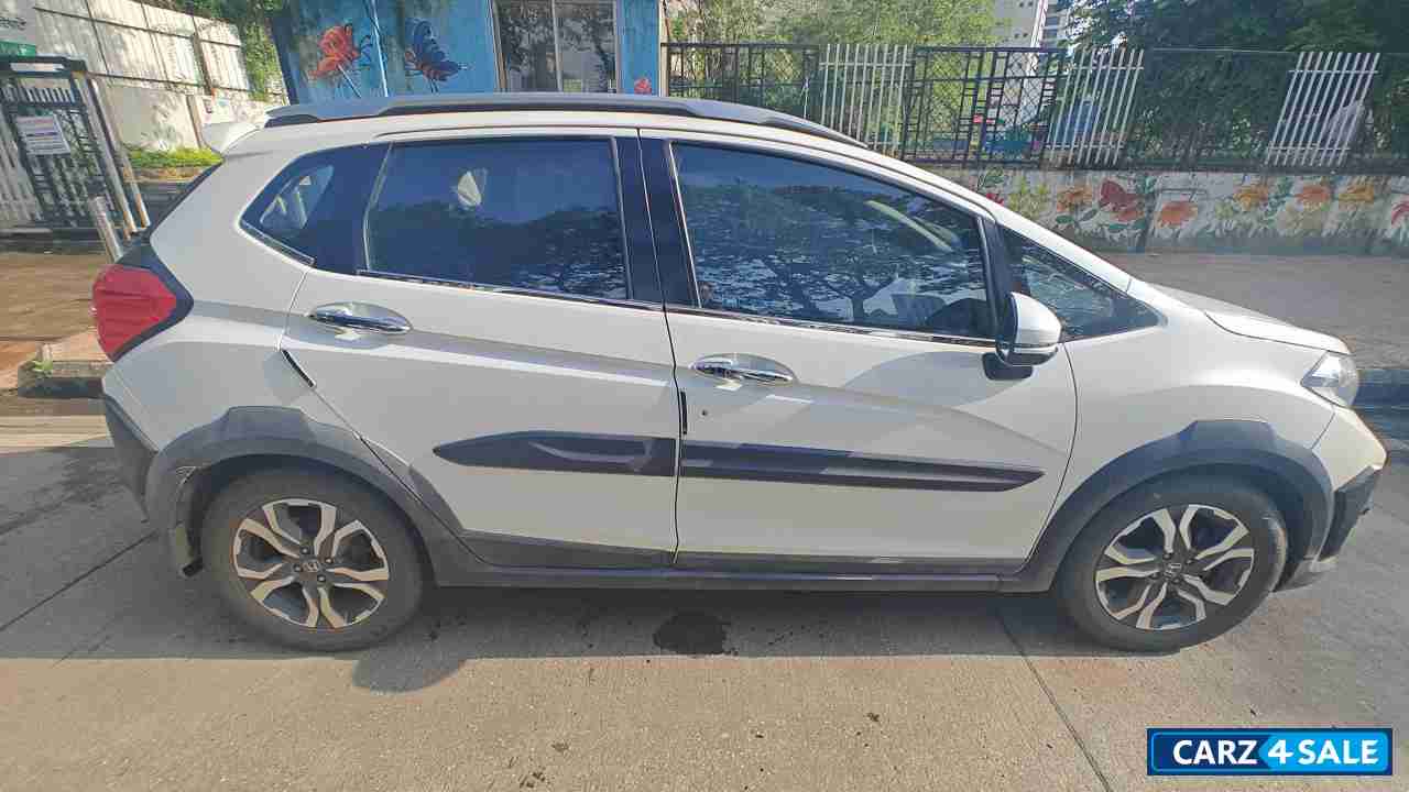 White Orchid Pearl Honda WR-V 1.5L IDTEC VX MT