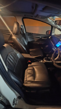 White Orchid Pearl Honda WR-V 1.5L IDTEC VX MT