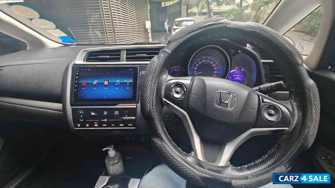 White Orchid Pearl Honda WR-V 1.5L IDTEC VX MT