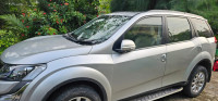 Mahindra XUV 500 W10
