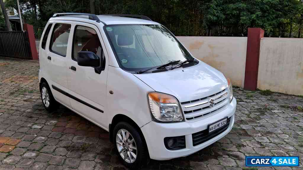 White Maruti Suzuki Wagon R Vxi