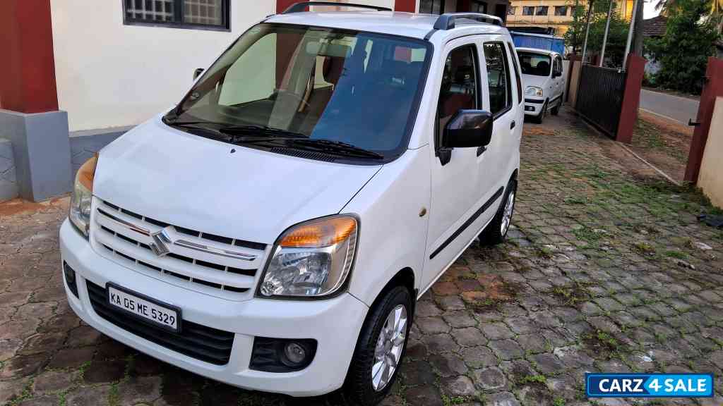 White Maruti Suzuki Wagon R Vxi