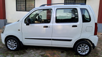 White Maruti Suzuki Wagon R Vxi
