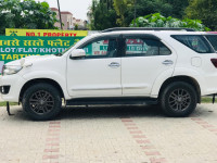 Super White Toyota Fortuner 3.0 4*2 Automatic