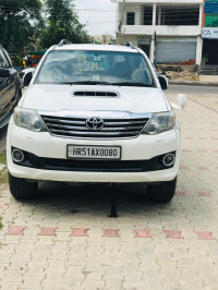 Super White Toyota Fortuner 3.0 4*2 Automatic