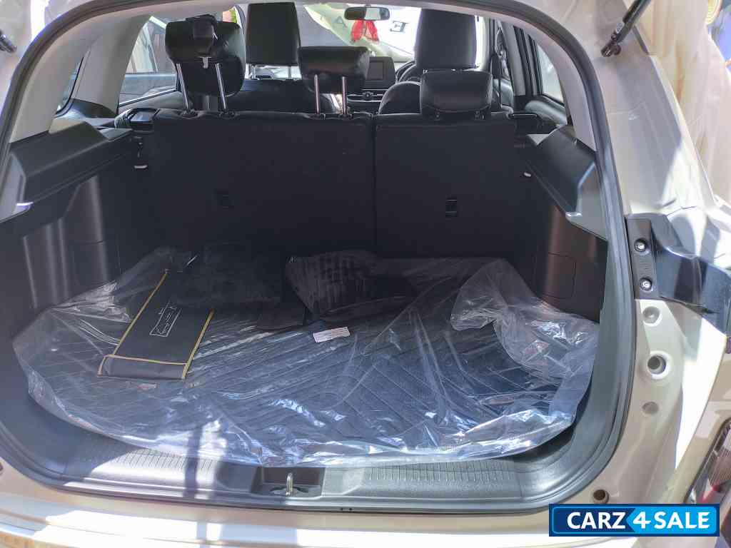 Maruti Suzuki Grand Vitara Zeta