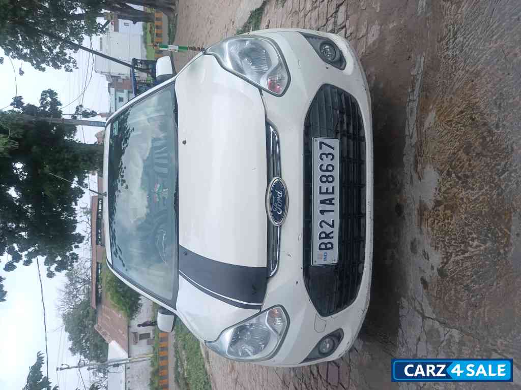 Diamond White Ford Figo TITANIUM TOP MODEL