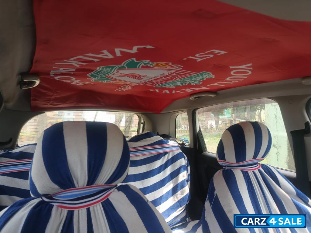 Diamond White Ford Figo TITANIUM TOP MODEL