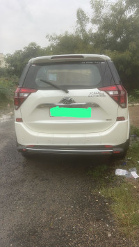 Mahindra XUV 500 W11