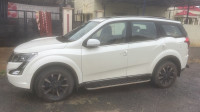 Mahindra XUV 500 W11