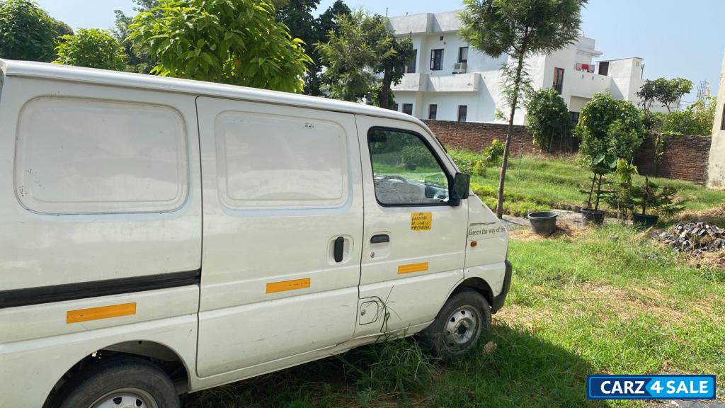 White Maruti Suzuki Eeco cargo/pick up van