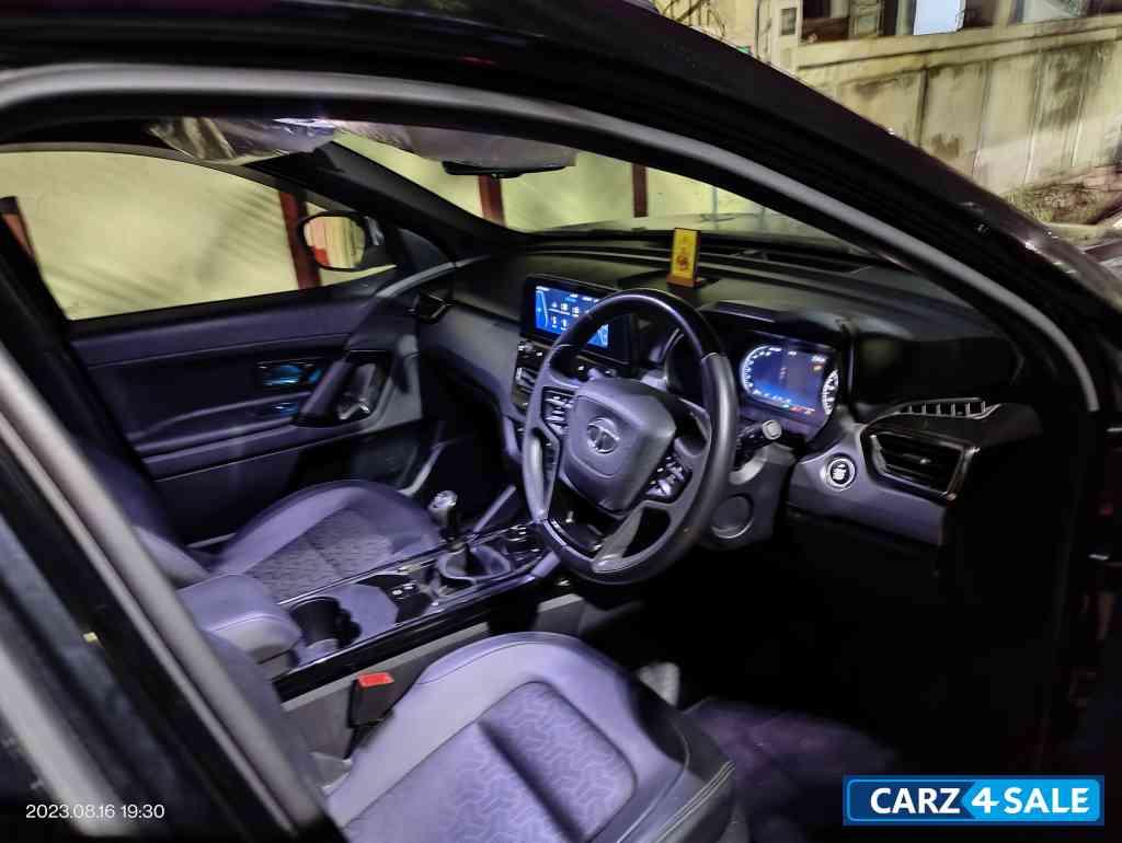 Tata Safari Xz plus dark edition