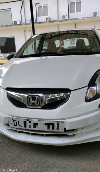 White Honda Amaze Ex iv tec