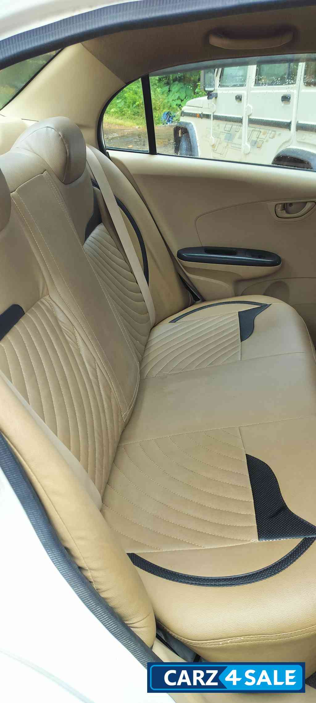 White Honda Amaze Ex iv tec