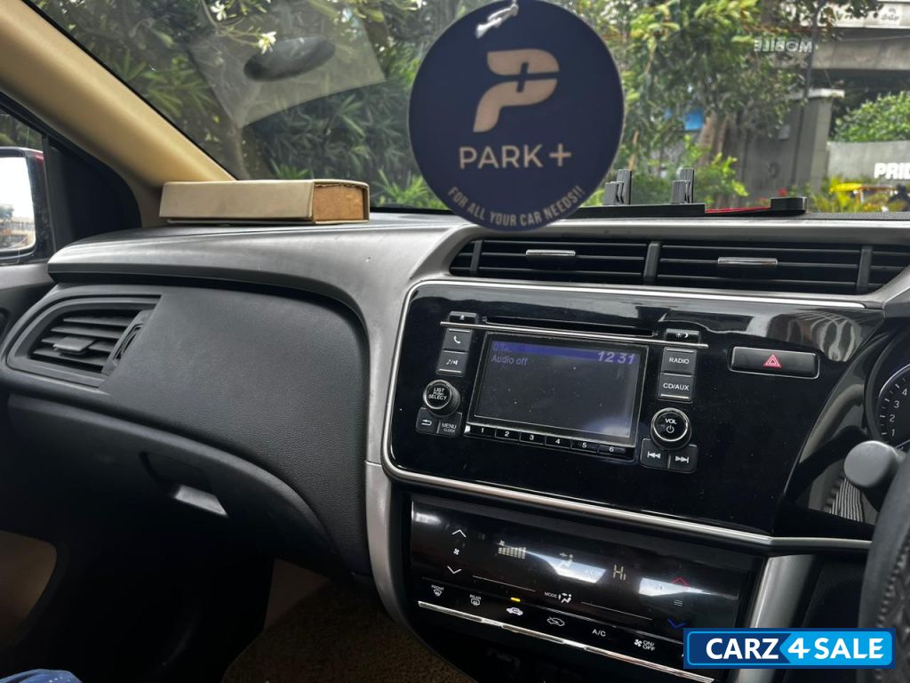 Red Honda City VMT-IVTEC