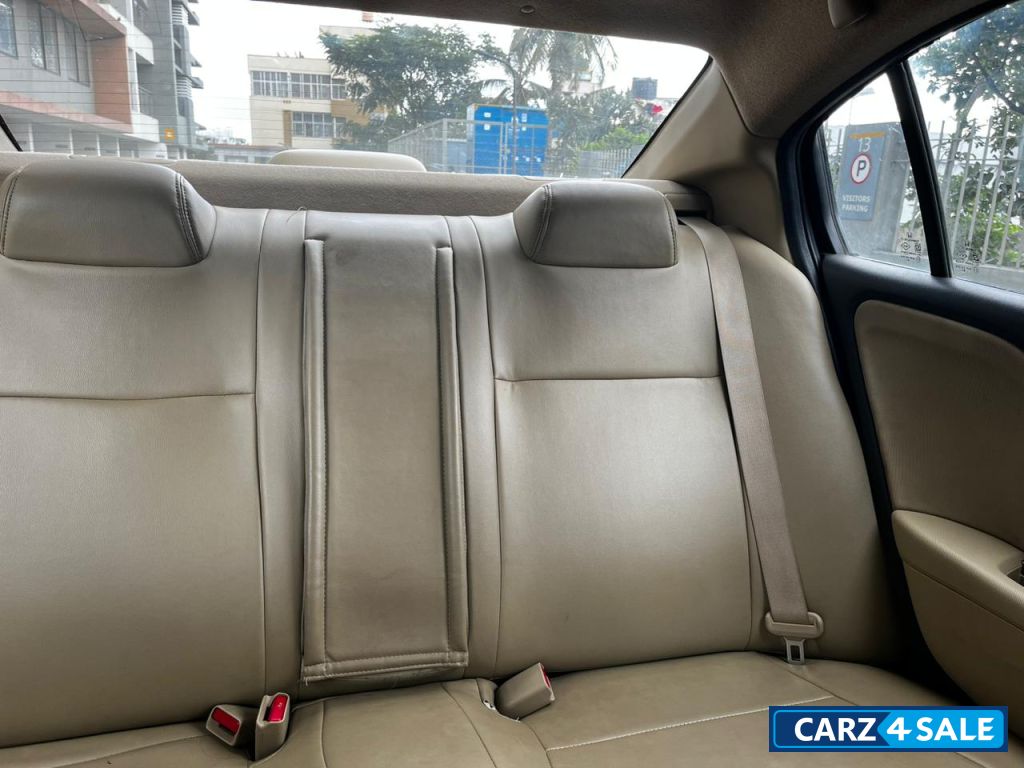 Red Honda City VMT-IVTEC