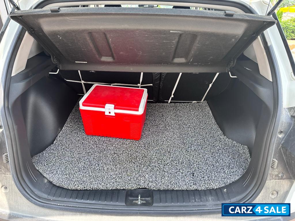 Poler White Hyundai Creta Creta Sx 1.5 petrol