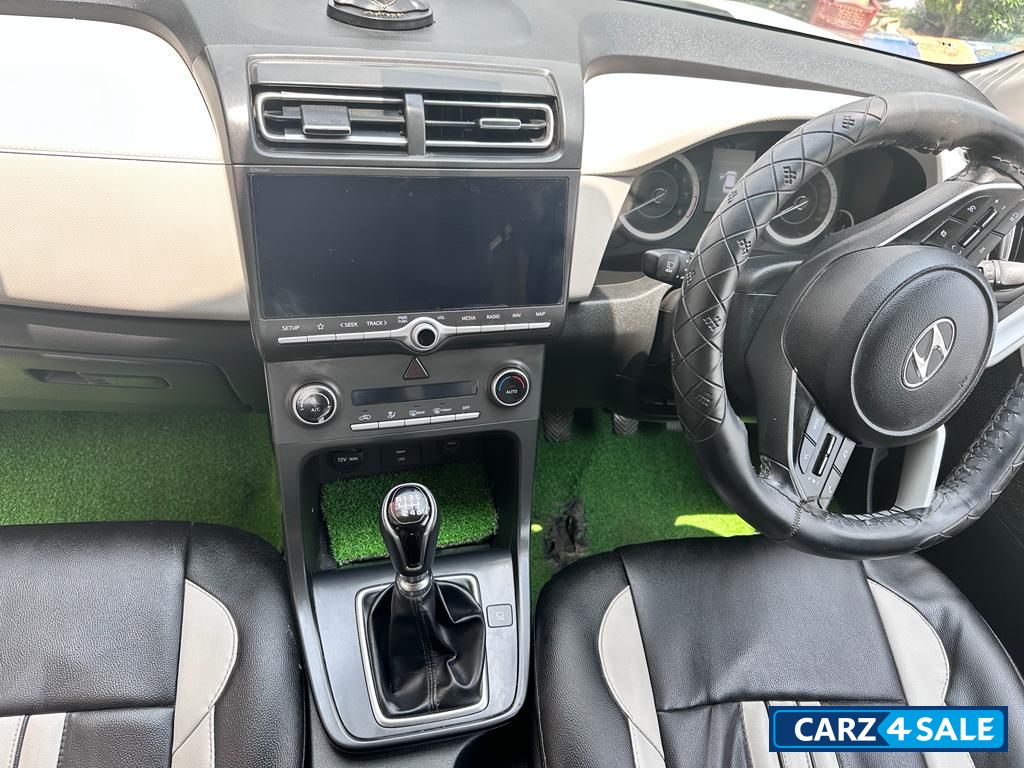 Poler White Hyundai Creta Creta Sx 1.5 petrol