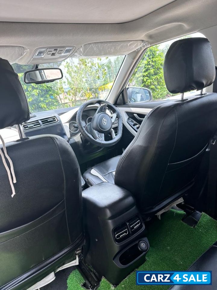 Poler White Hyundai Creta Creta Sx 1.5 petrol