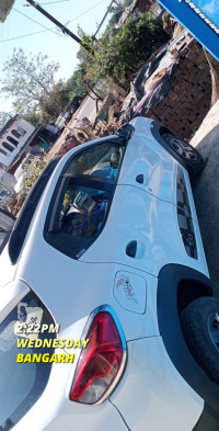 White Renault Kwid Rxt