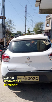 White Renault Kwid Rxt