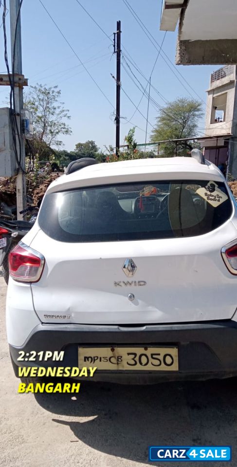 White Renault Kwid Rxt