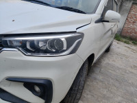 Pearl Arctic White Maruti Suzuki Ertiga Vxi cng