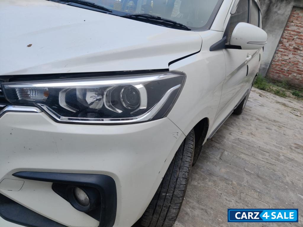 Pearl Arctic White Maruti Suzuki Ertiga Vxi cng