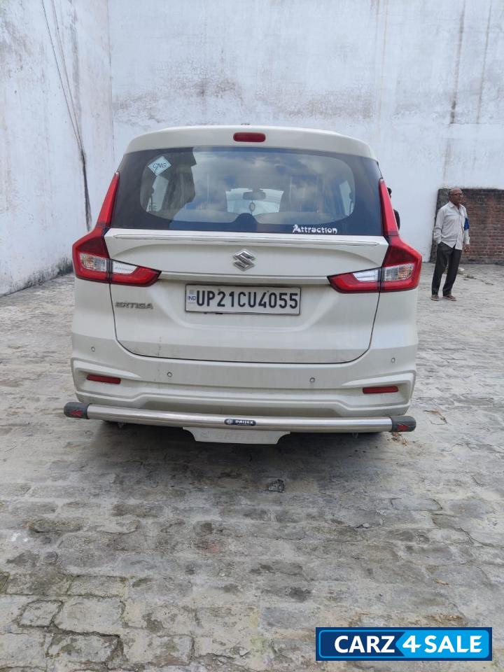 Pearl Arctic White Maruti Suzuki Ertiga Vxi cng
